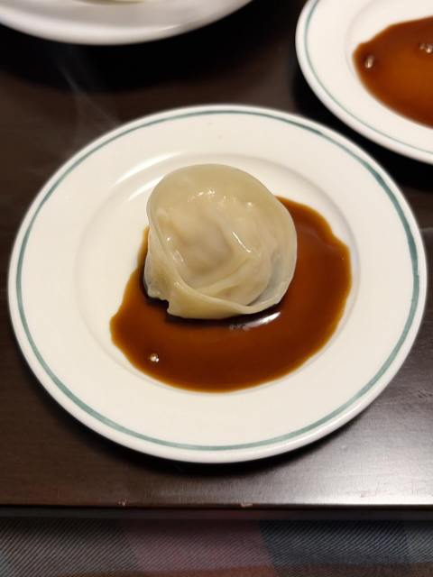餃子の皮は、捏ねるより買ってきたものの方が家族に喜ばれるという哀しい真実を受け入れました。

六甲のイカリに売ってた餃子の皮の素晴らしい面構えをご覧ください🥹名古屋のメーカーらしい