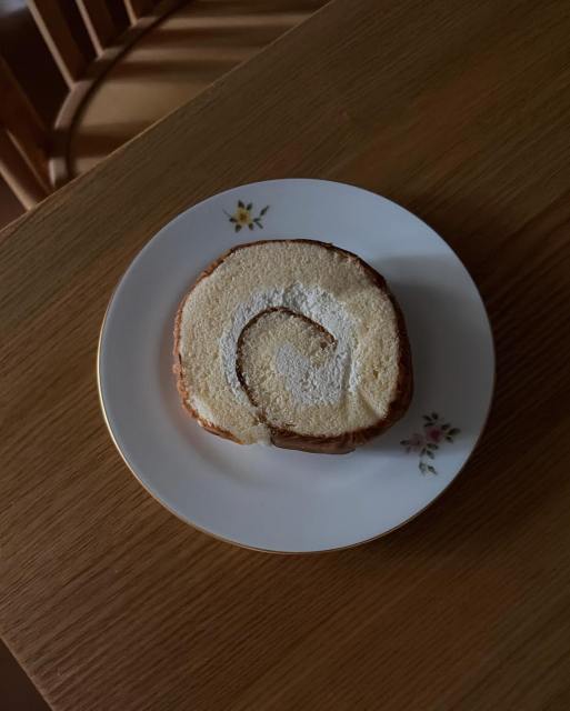 やっとスタートラインに立てたという感覚！

やっと、やっと、書き方がわかった。それはつまり、スケジュールと仕事量の管理こそが私の「書き方」のすべてだってことなんですけど。って文字にしたら当たり前すぎるな！？でもここまで来るのに3年かかったし、もっというと14年かかったんですよねぇ。やれやれだぁ

昨日はひさびさに自転車漕ぎました。嵯峨野は昨春となんにも変わらないように見えて本当に朗らかな気分でてれんこてれんこ漕ぎましたが、山吹や牡丹の頃が来るのはそれにしたってやっぱり早過ぎる気もしますよねぇ。これも全部年のせいにしてしまいたいなぁ